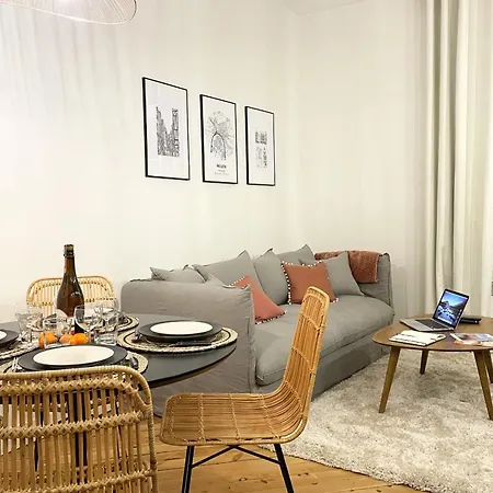 L'exotique - Vue Pl Vieux Marche - Standing Apartman