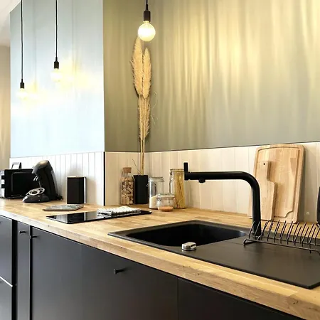 L'exotique - Vue Pl Vieux Marche - Standing Apartment